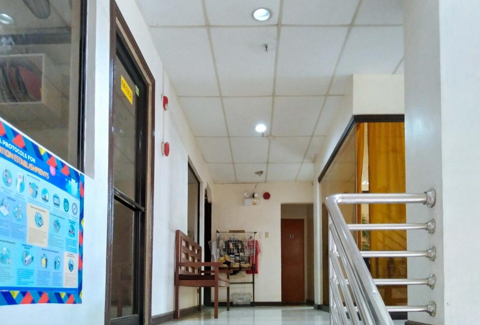 Reddoorz Near Ormoc Port Terminal Hotel Exterior photo