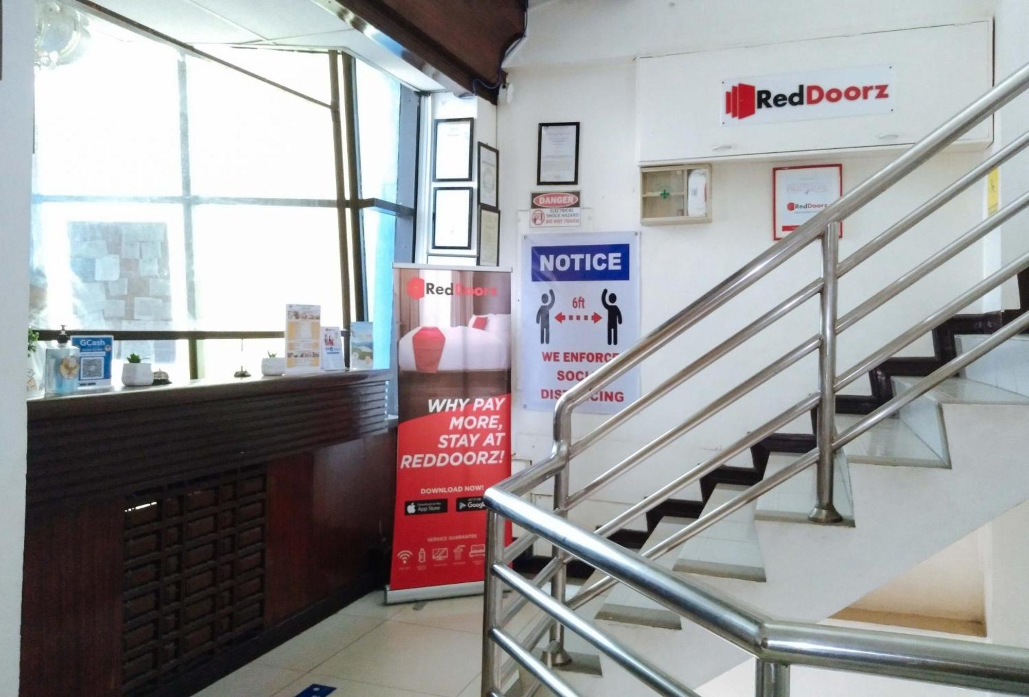 Reddoorz Near Ormoc Port Terminal Hotel Exterior photo